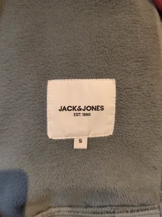 Chaqueta verde con capucha para hombre