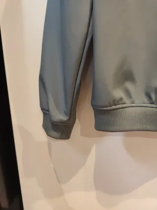 Chaqueta verde con capucha para hombre