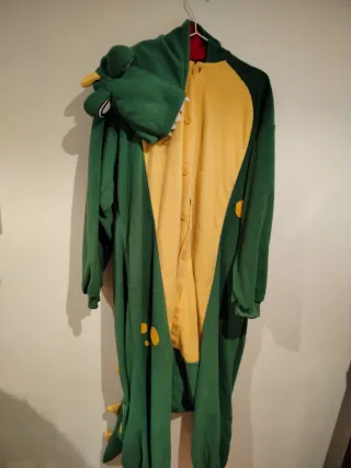 Pijama de dinosaurio talla única