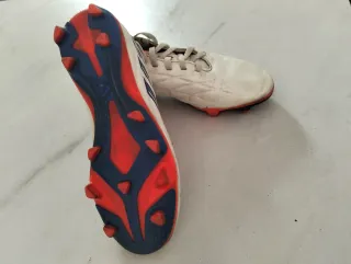 Botas de fútbol/rugby césped artificial talla 34