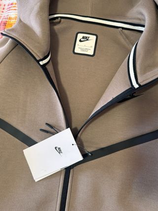 Sudadera Nike Tech Fleece Marrón totalmente nueva