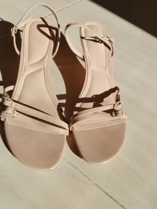 Sandalias Beige Planas