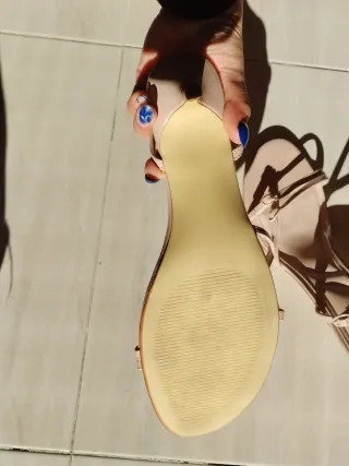 Sandalias Beige Planas