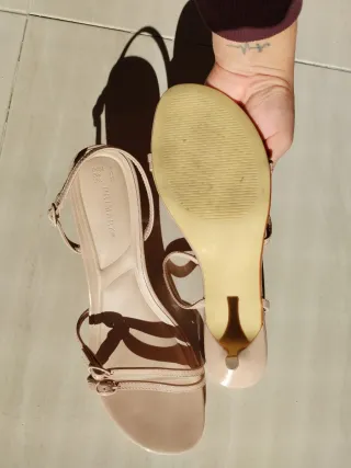 Sandalias Beige Planas