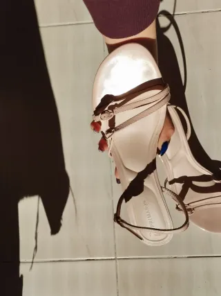 Sandalias Beige Planas