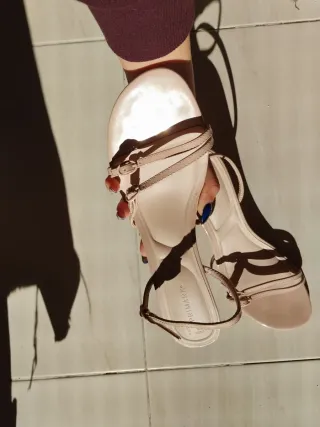 Sandalias Beige Planas