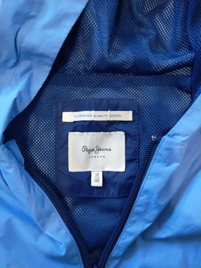 Cortavientos Pepe Jeans niño azul y blanco