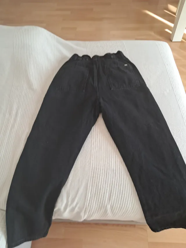 Pantalón vaquero negro mujer