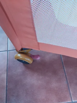 Cuna de viaje y colchón