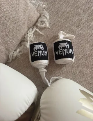 Guantes de Boxeo Venum Blancos y Dorados