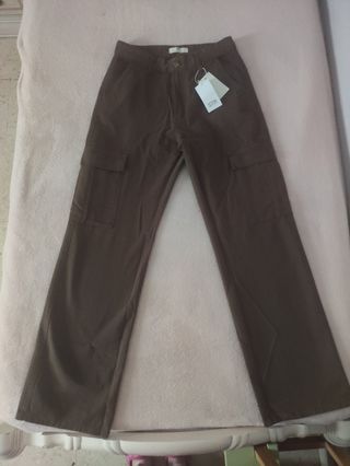 Pantalón cargo recto marrón