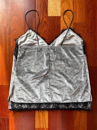 Top tirantes terciopelo y encaje Bershka