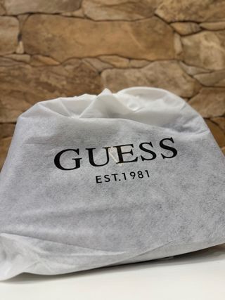 Bolso Guess Marrón y Dorado