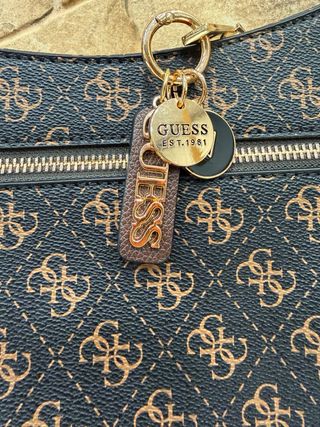 Bolso Guess Marrón y Dorado