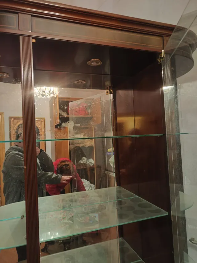 Vitrina de cristal con luz