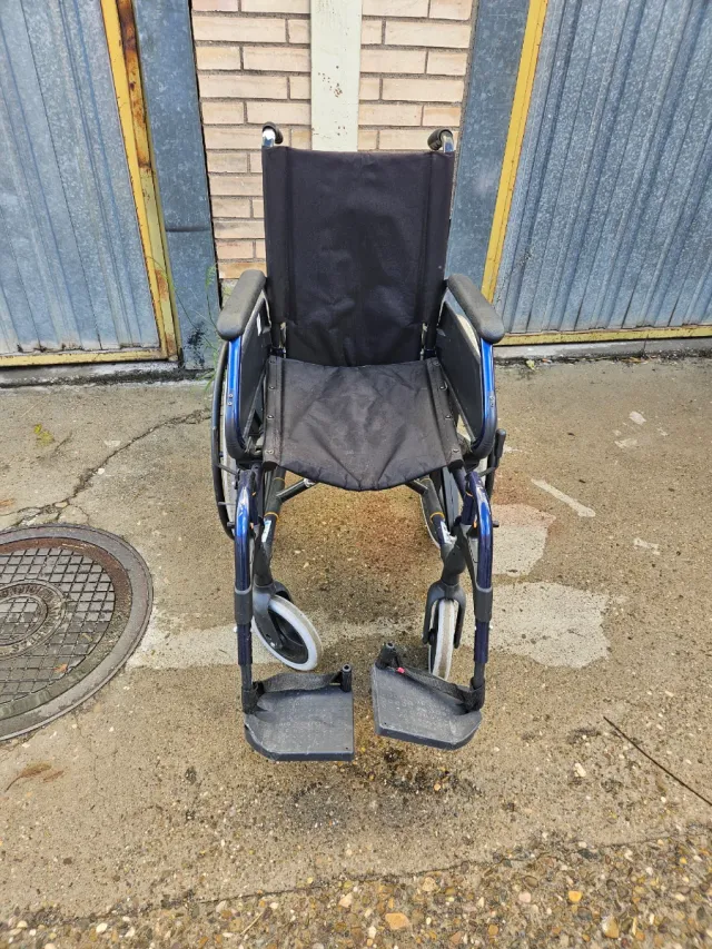 Silla de ruedas plegable