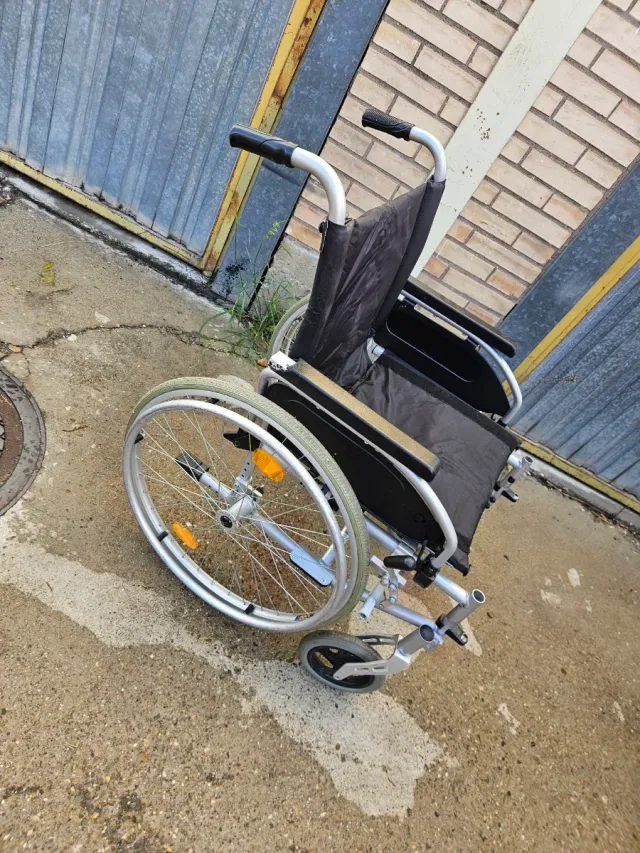 Silla de ruedas plegable