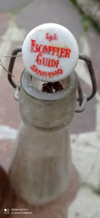 Bottiglie vintage con tappo a scatto