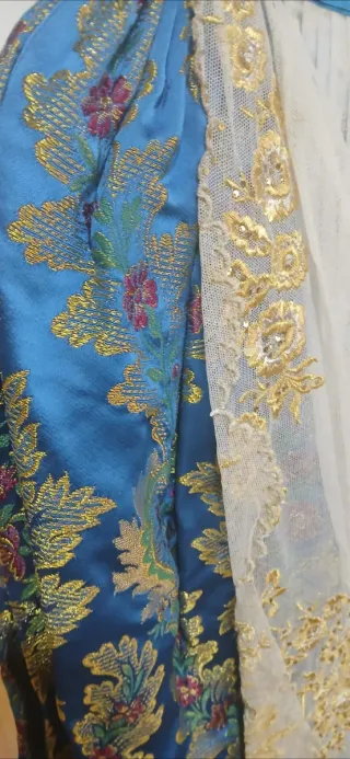 Precioso traje fallera azul y dorado