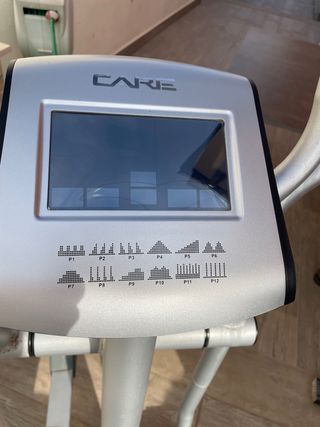 Elíptica gris y plateada