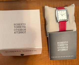 Reloj Roberto Torretta Diseño Cuadrado Correa Roja