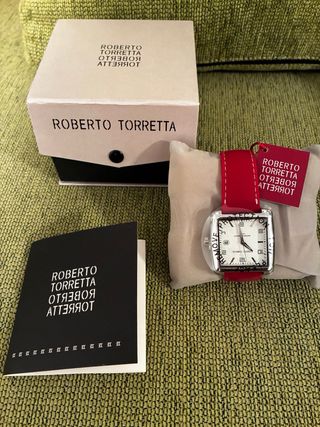 Reloj Roberto Torretta Diseño Cuadrado Correa Roja