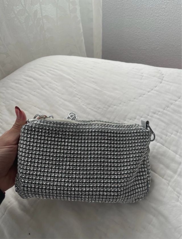 Bolso de fiesta plateado con cadena