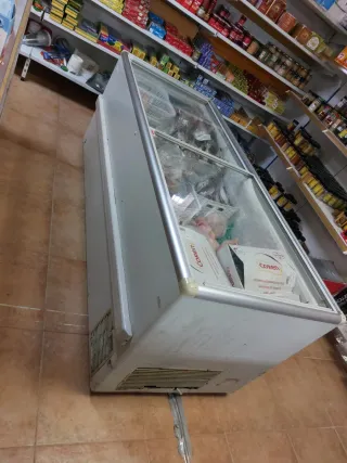 Congelador horizontal con tapa de cristal