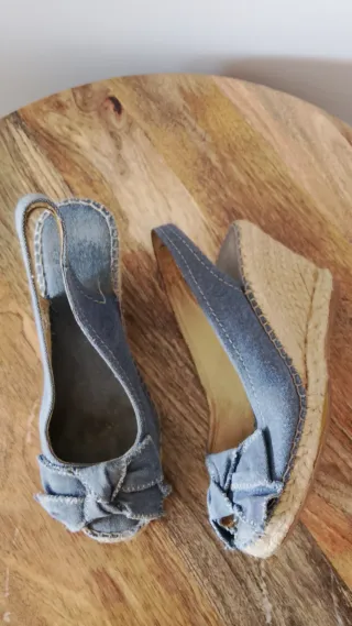 Sandalias vaqueras de cuña