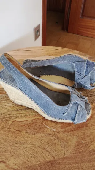 Sandalias vaqueras de cuña
