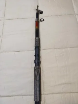 3 Cañas de Pescar + 1 Soporte de regalo