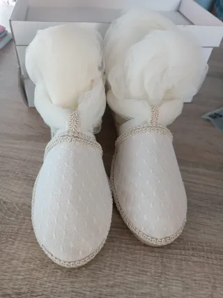 Alpargatas beige atadas talla 35