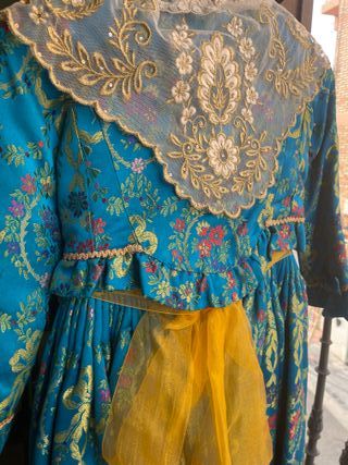 Traje de Fallera azul y dorado