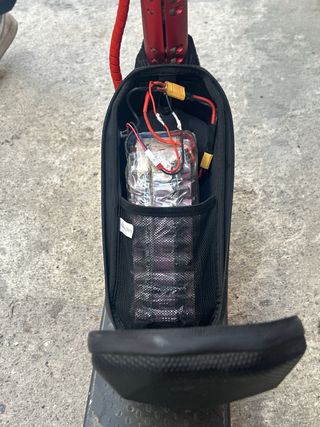 Patinete Eléctrico Negro y Rojo