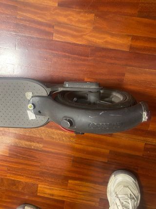 Patinete eléctrico gris