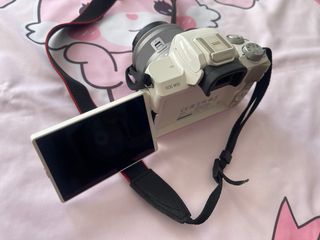 Canon M50 Mark II Blanca + Objetivo 15-45mm