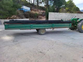 Remolque recolector almendras/oliva