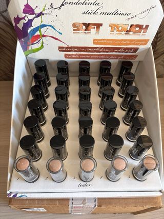 Set fondotinta e smalti Daniel Afflelou