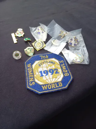 Lote Pins y Parche Bolos Años 90