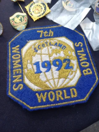 Lote Pins y Parche Bolos Años 90