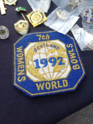 Lote Pins y Parche Bolos Años 90