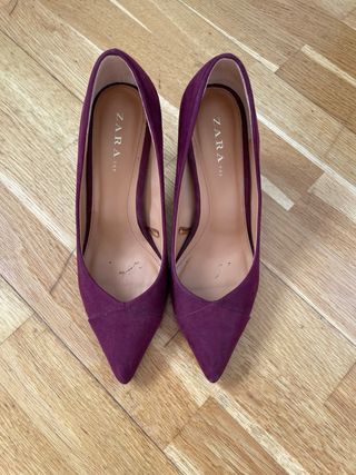Zapatos de tacón Zara morados