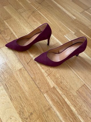 Zapatos de tacón Zara morados