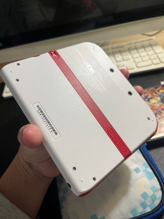 Nintendo 2DS con oltre 20 giochi + accessori