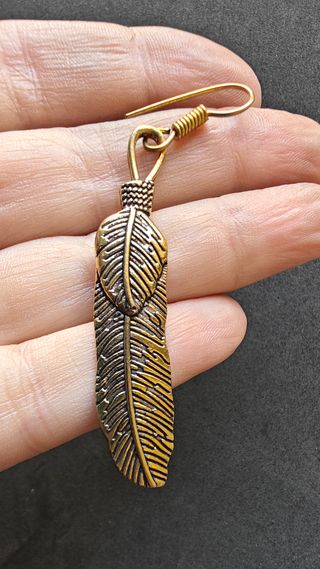 Pendientes pluma latón efecto antiguo