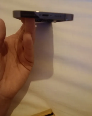 Tapa trasera con los bordes de iPhone 14 pro máx.