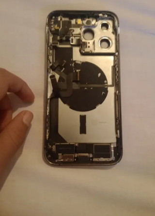 Tapa trasera con los bordes de iPhone 14 pro máx.