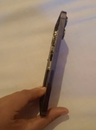 Tapa trasera con los bordes de iPhone 14 pro máx.