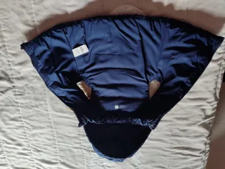 Chaleco azul estrellas talla 5-6, el corte inglés.