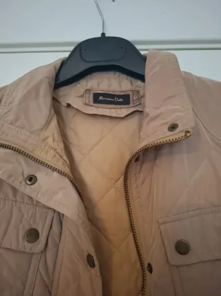 Chaqueta Massimo Dutti acolchada beige